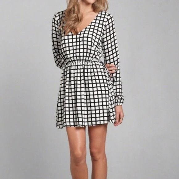 Abercrombie & Fitch Dresses & Skirts - A&F Gwyneth Long Sleeve Dress Small